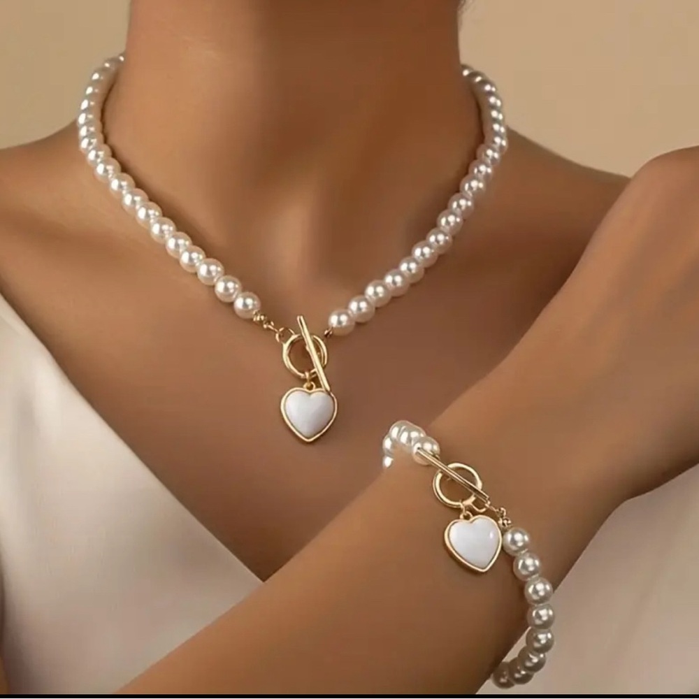 New in package 1 Necklace + 1 Bracelet Elegant 2 piece Jewelry Set NEW